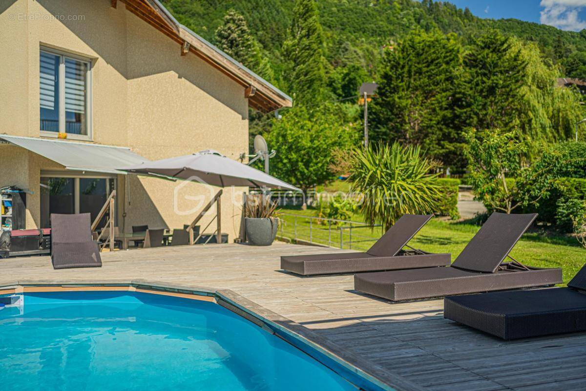 Maison à SERRIERES-EN-CHAUTAGNE