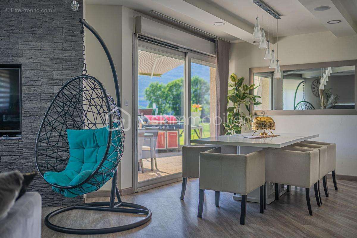 Maison à SERRIERES-EN-CHAUTAGNE