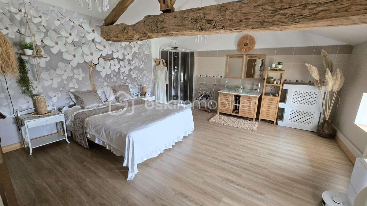 Maison à FONTAINES-D&#039;OZILLAC