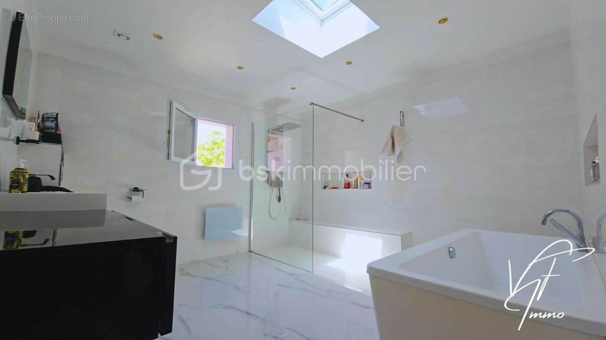 Maison à LA CADIERE-D'AZUR