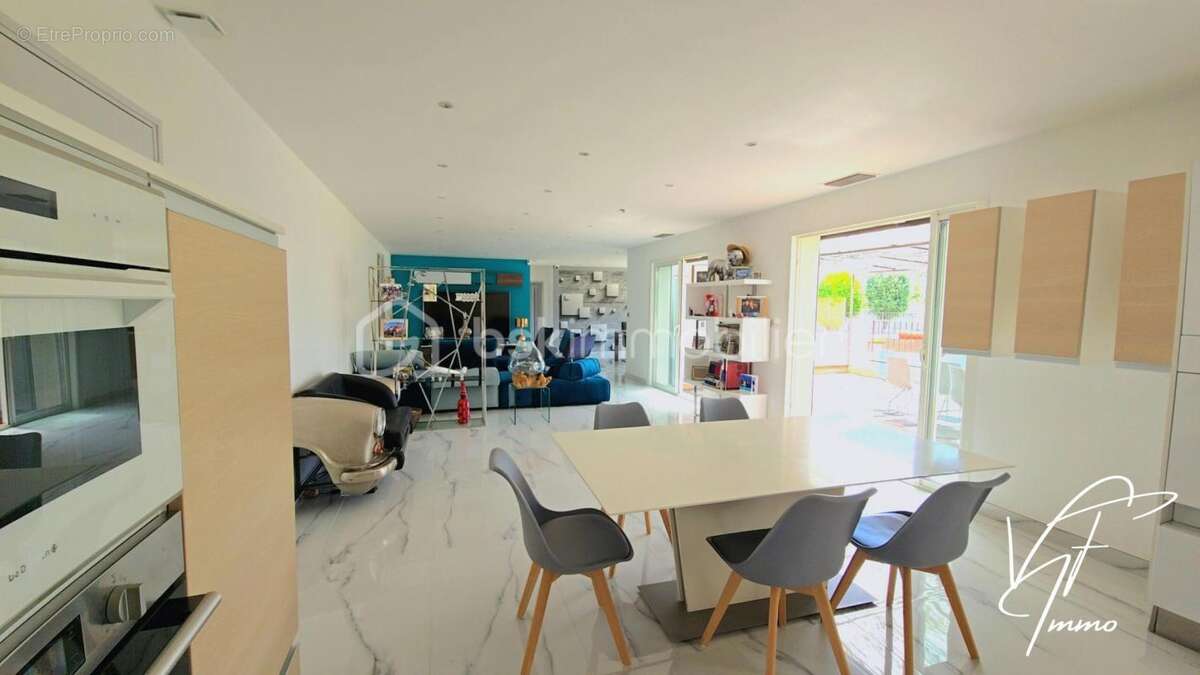 Maison à LA CADIERE-D'AZUR