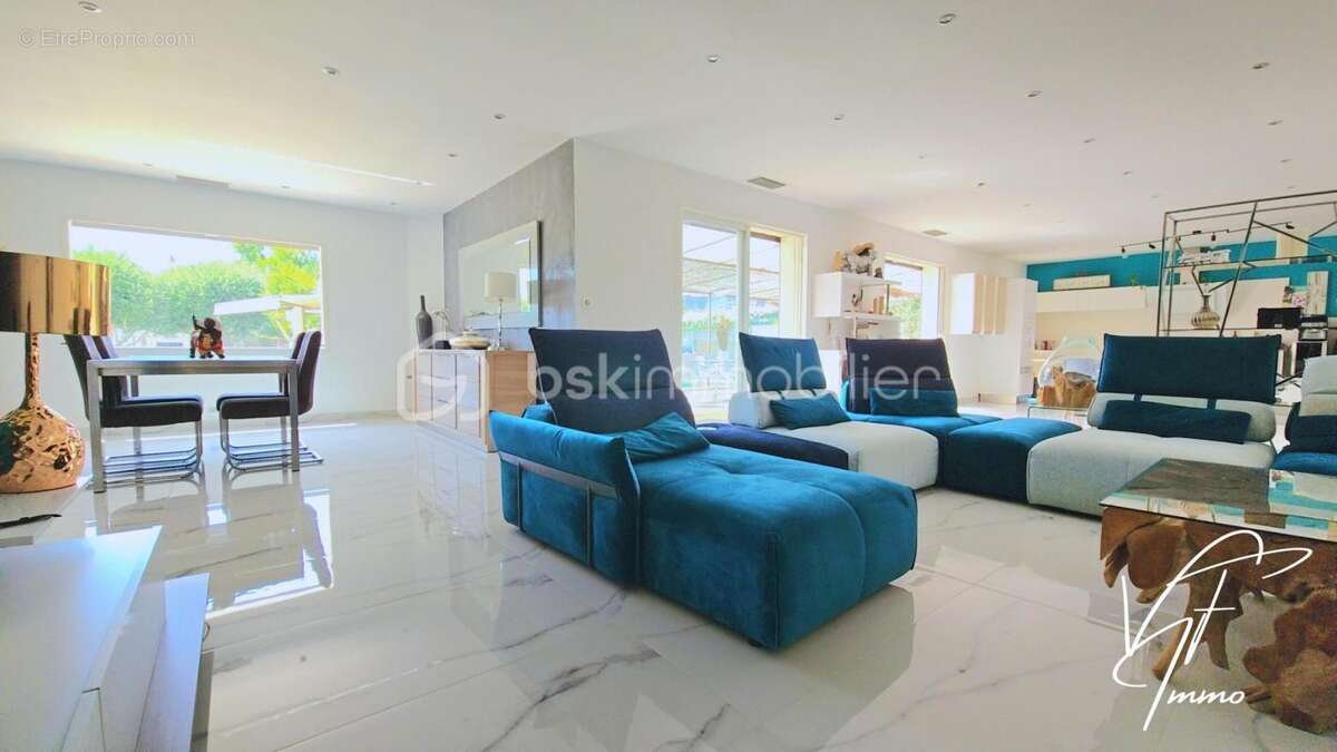 Maison à LA CADIERE-D'AZUR