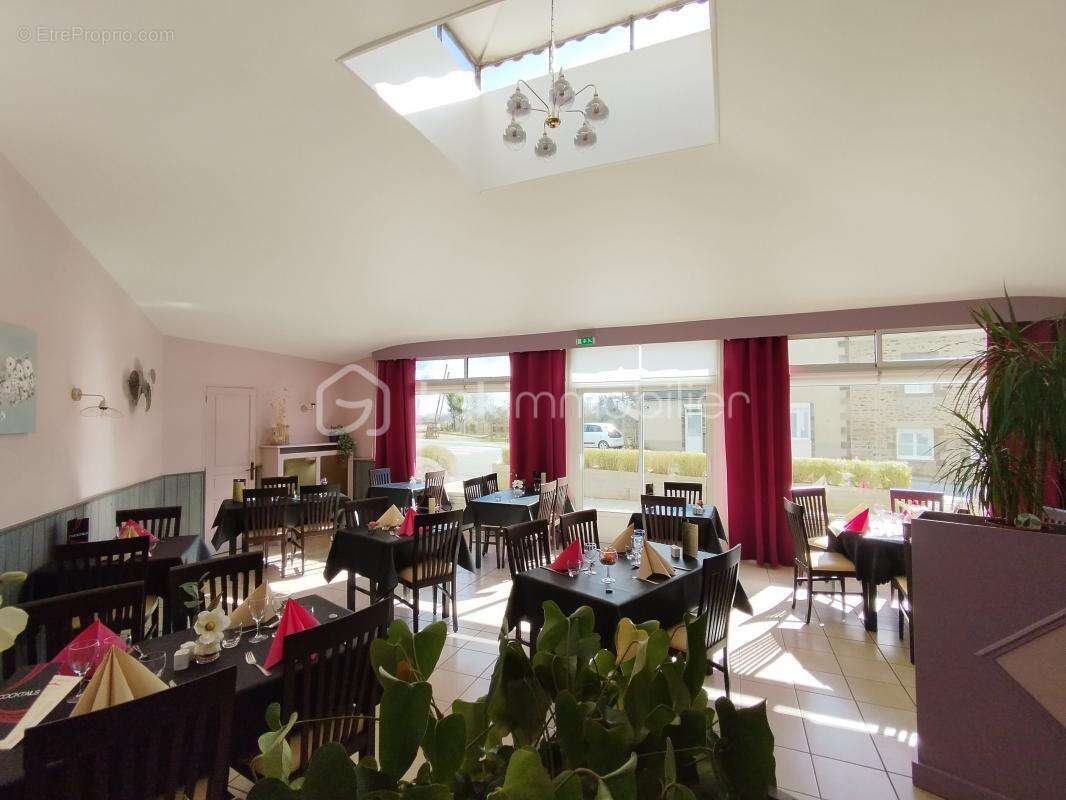 Commerce à AMBRIERES-LES-VALLEES