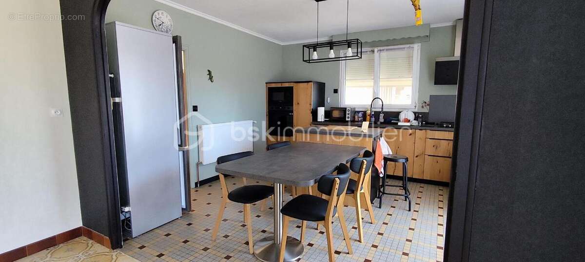 Maison à SAINT-ELLIER-DU-MAINE