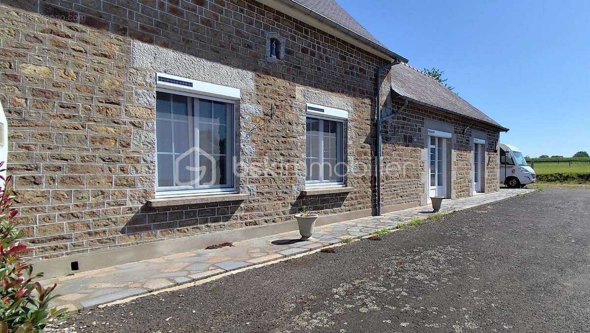 Maison à SAINT-ELLIER-DU-MAINE