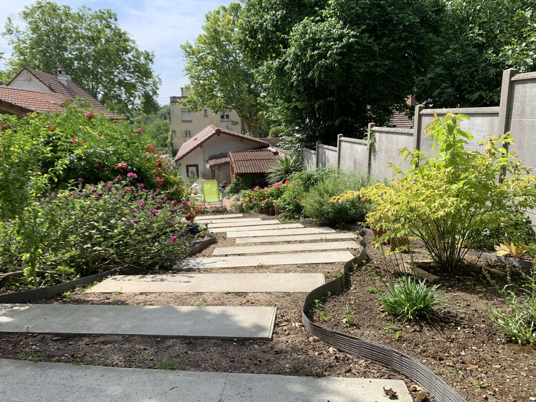 Maison à MEZY-SUR-SEINE