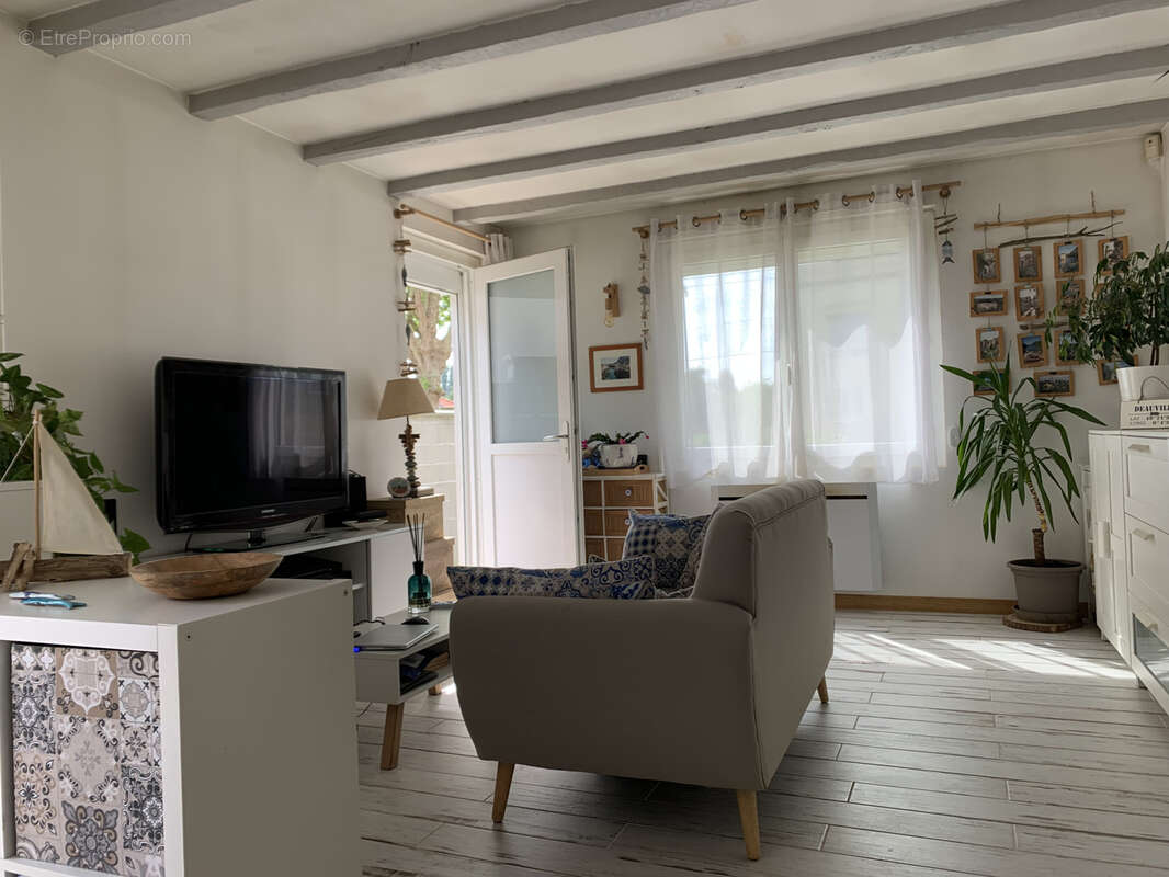 Maison à MEZY-SUR-SEINE