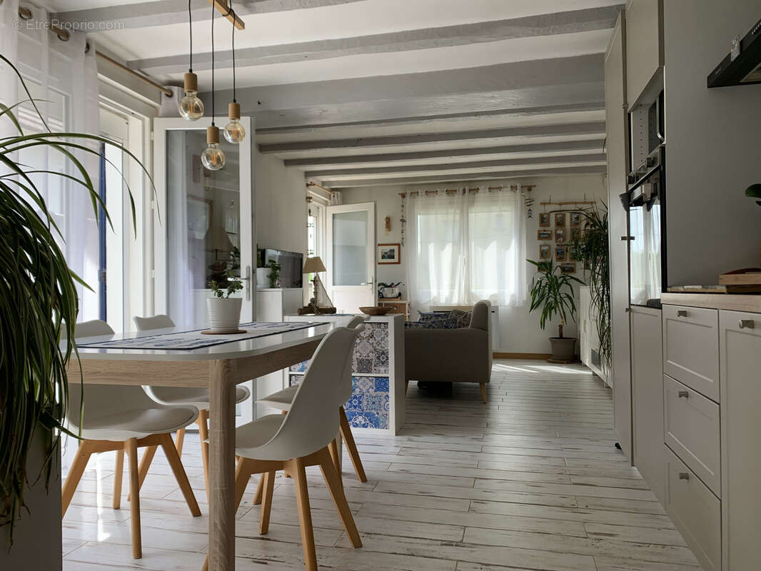 Maison à MEZY-SUR-SEINE