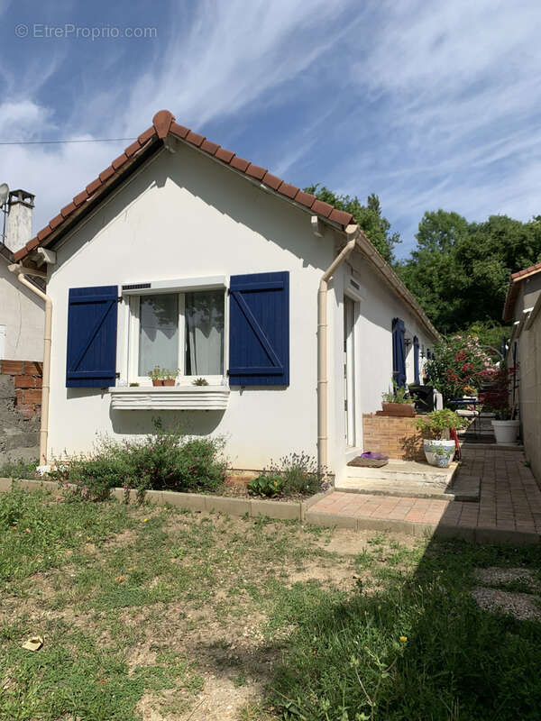 Maison à MEZY-SUR-SEINE