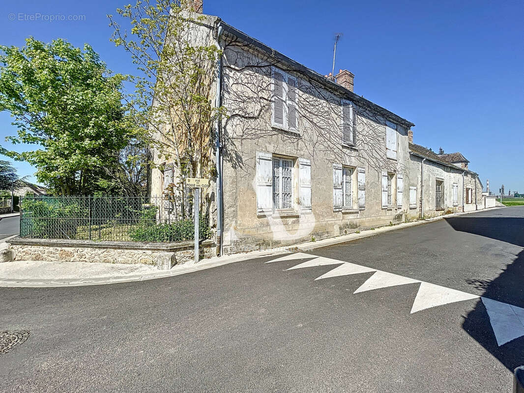 Maison à GRANDPUITS-BAILLY-CARROIS