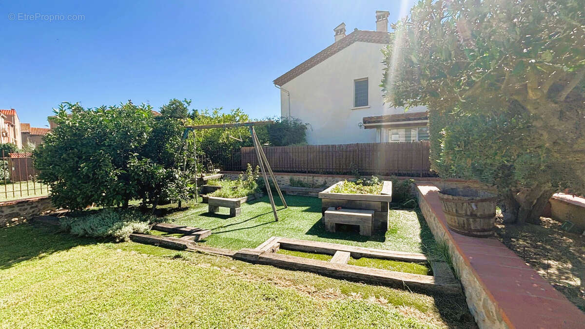 Maison à VILLELONGUE-DE-LA-SALANQUE