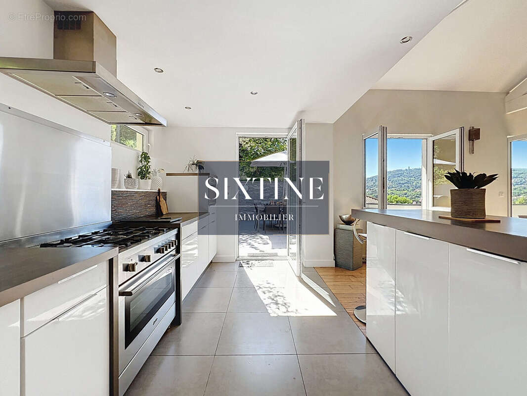 Maison à CALUIRE-ET-CUIRE