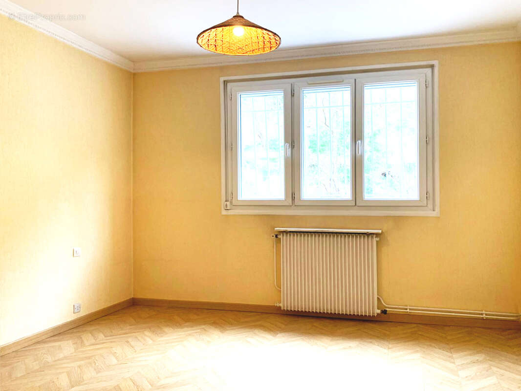 Appartement à UNIEUX