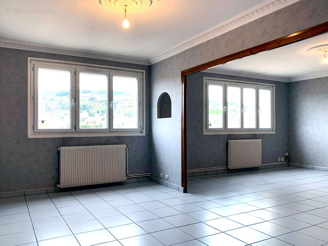 Appartement à UNIEUX