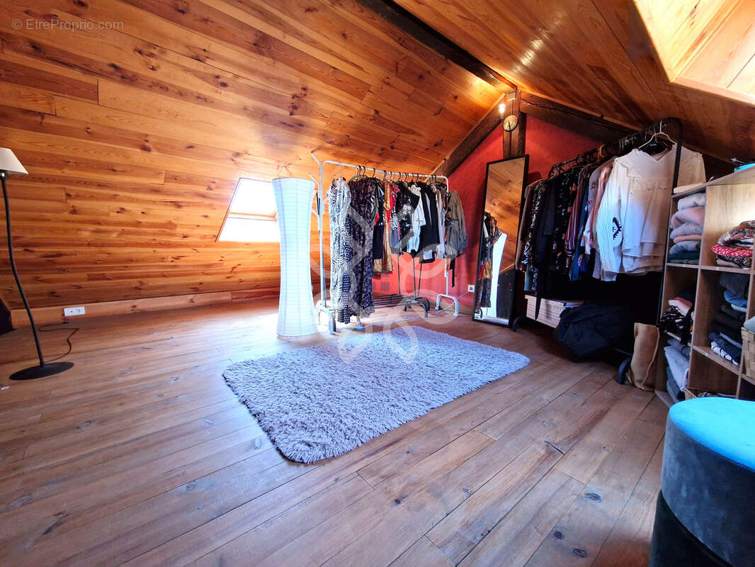 Maison à SAINT-BEAUZIRE