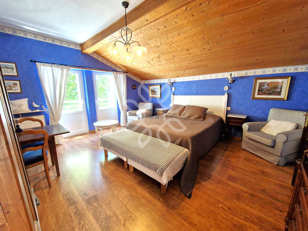 Maison à SAINT-BEAUZIRE