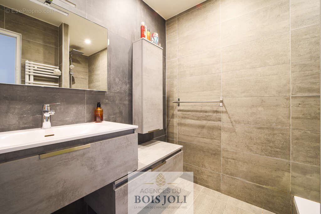 Appartement à PARIS-12E