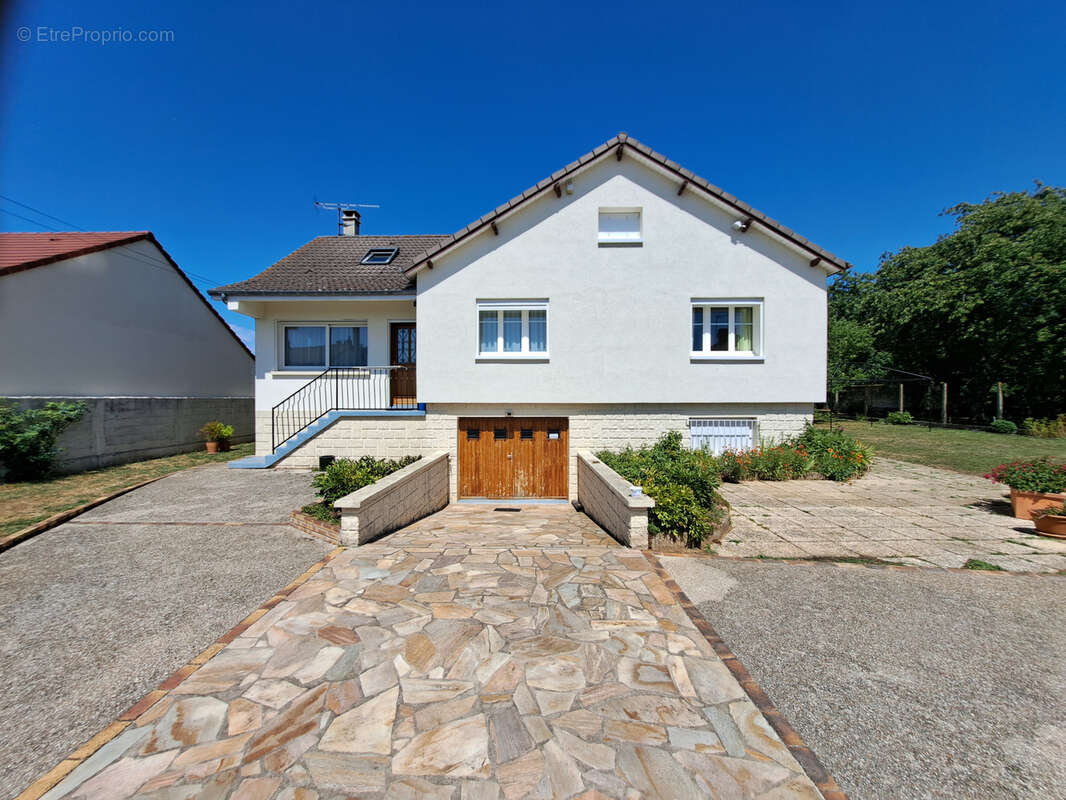 Maison à COURLON-SUR-YONNE