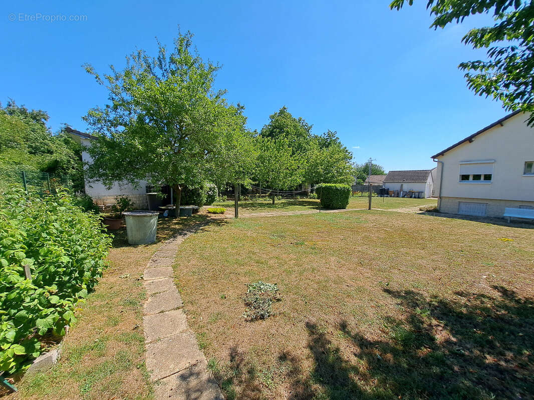Maison à COURLON-SUR-YONNE
