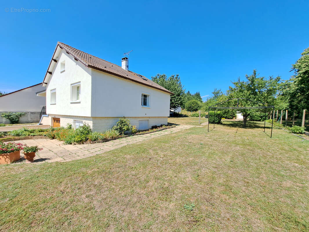Maison à COURLON-SUR-YONNE