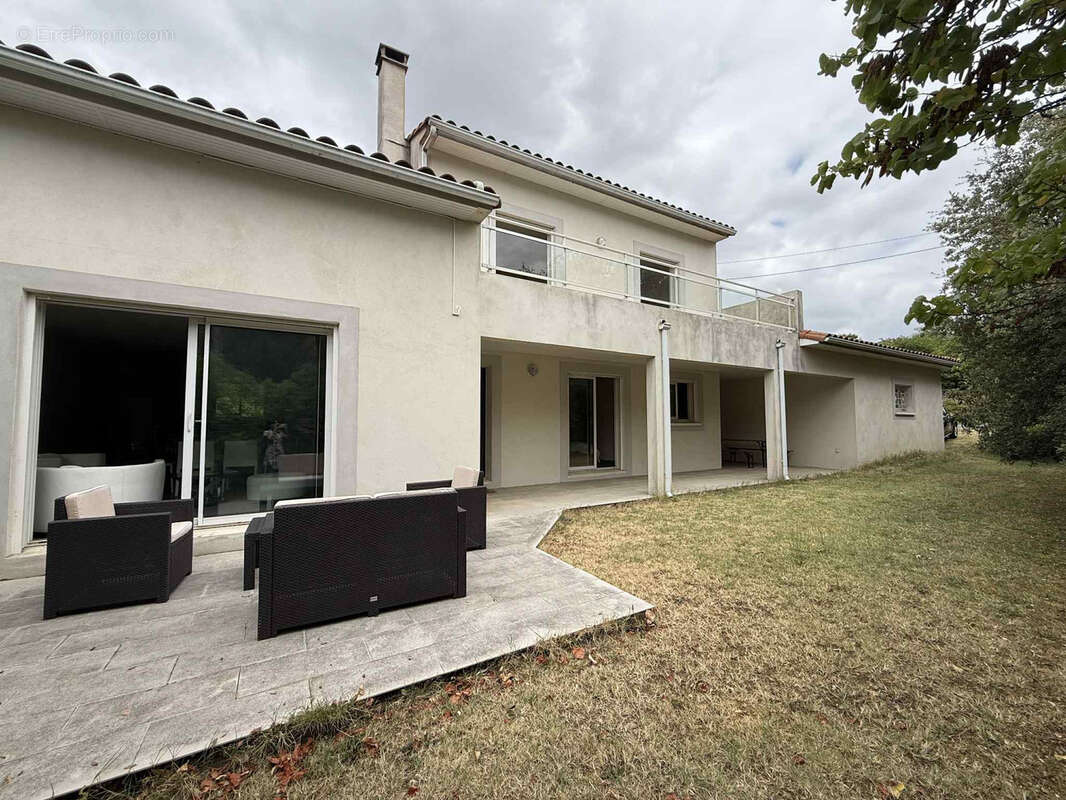 Maison à MOUSSOULENS