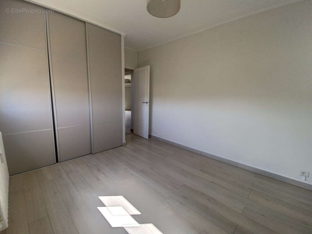 Appartement à VILLENEUVE-LES-AVIGNON