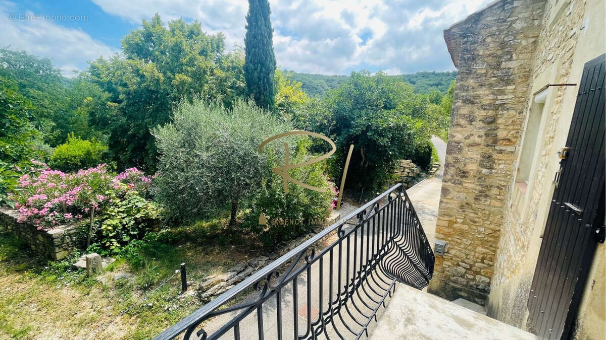 Maison à LAVAL-SAINT-ROMAN