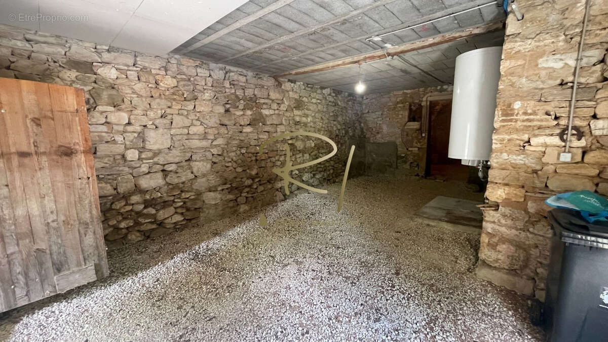 Maison à LAVAL-SAINT-ROMAN