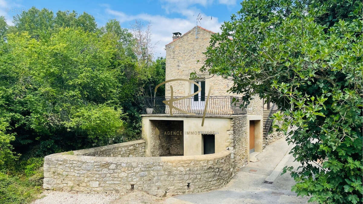 Maison à LAVAL-SAINT-ROMAN