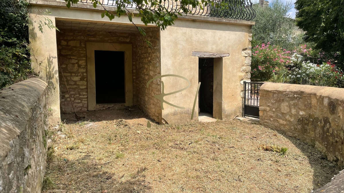 Maison à LAVAL-SAINT-ROMAN