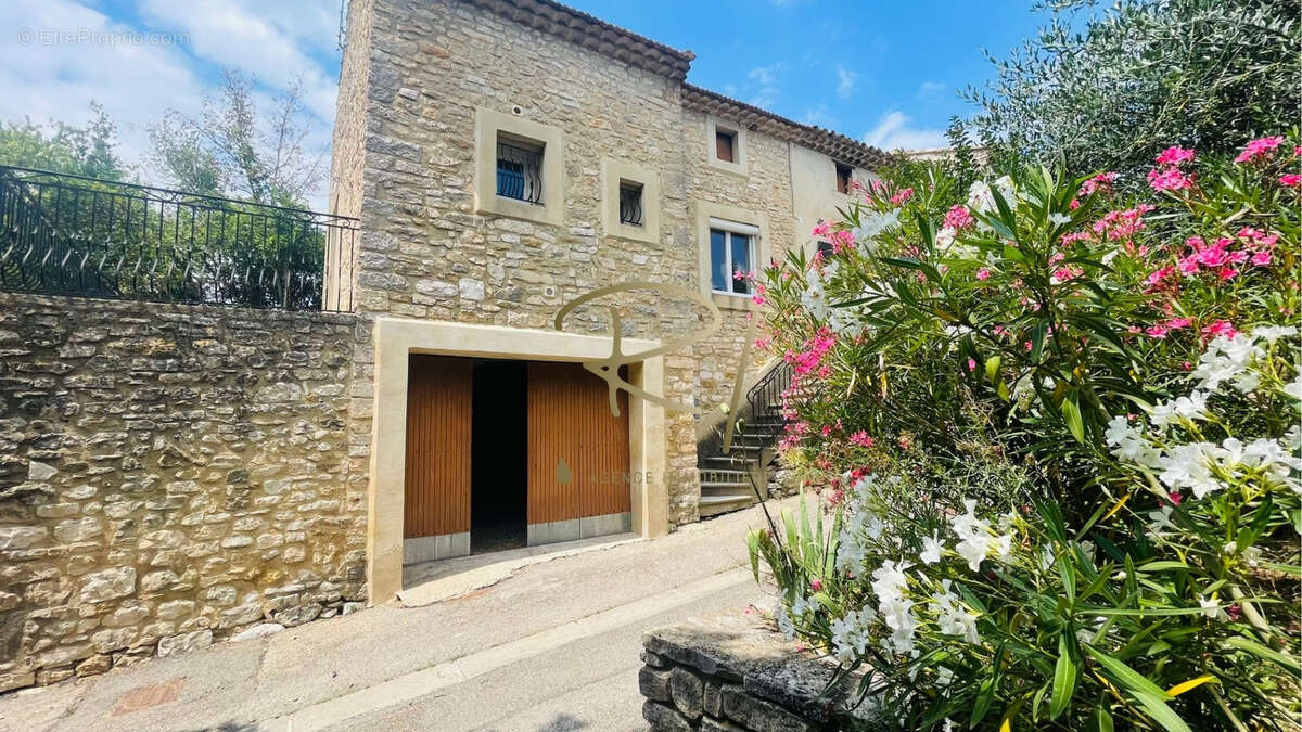 Maison à LAVAL-SAINT-ROMAN