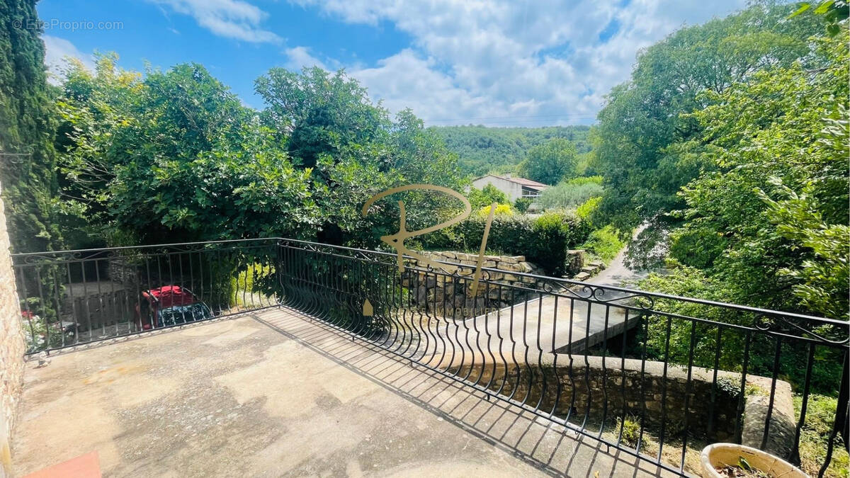 Maison à LAVAL-SAINT-ROMAN