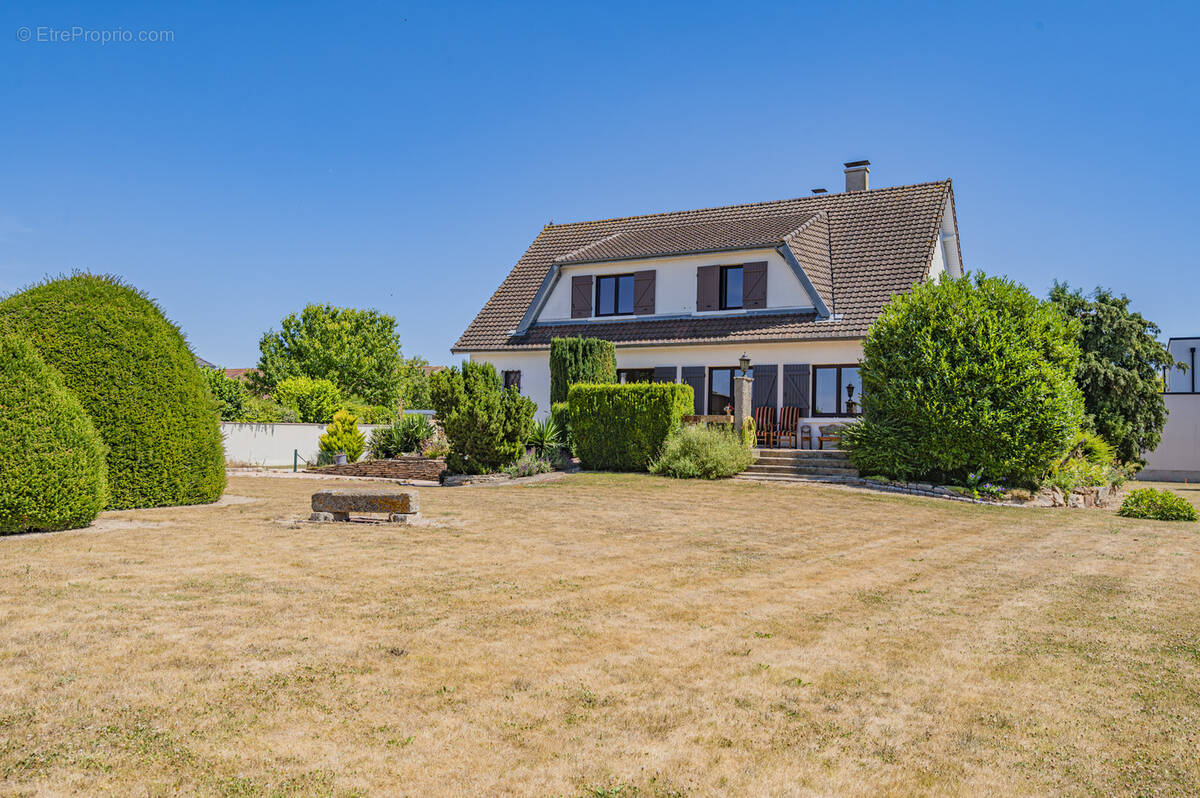 Maison à LES MESNEUX