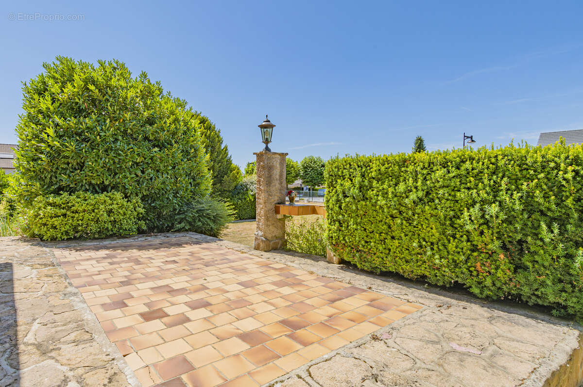 Maison à LES MESNEUX