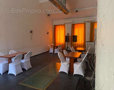 Commerce à MARSEILLE-9E