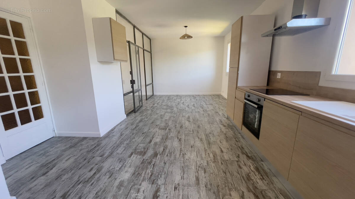 Appartement à SIX-FOURS-LES-PLAGES