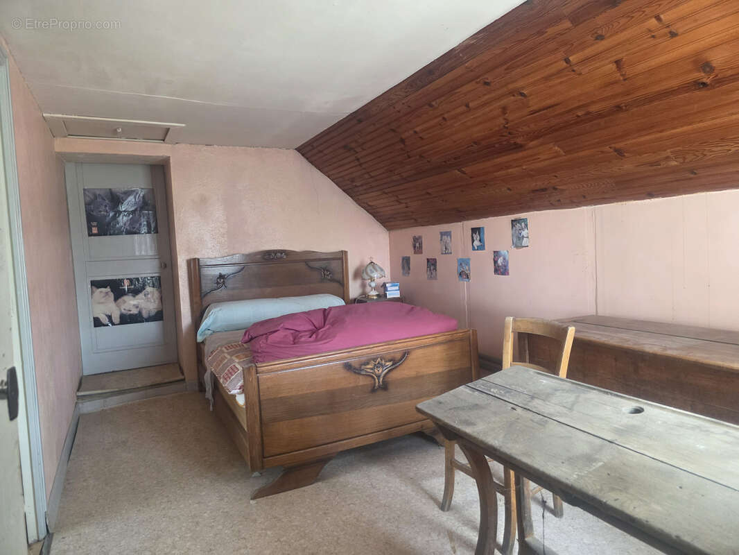 Maison à DUN-SUR-AURON