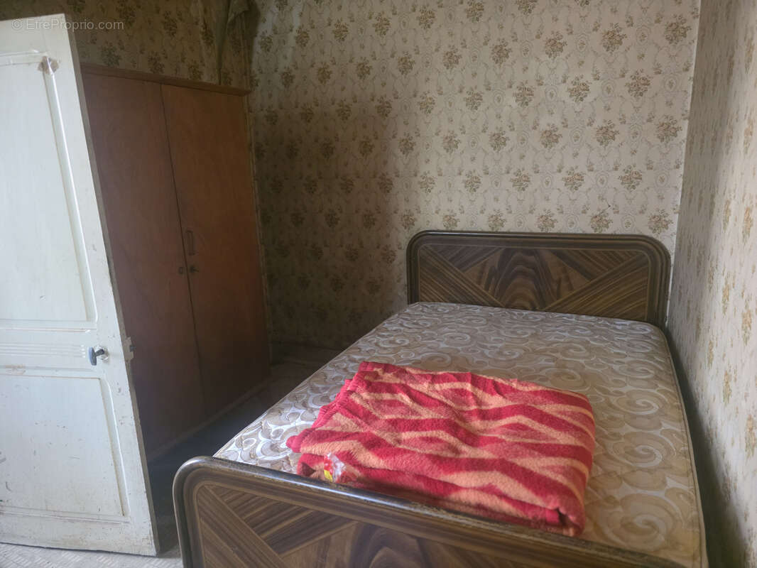 Maison à DUN-SUR-AURON