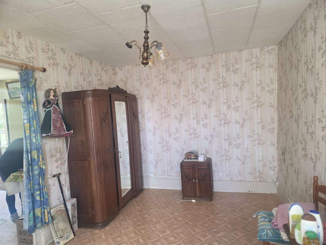 Maison à DUN-SUR-AURON