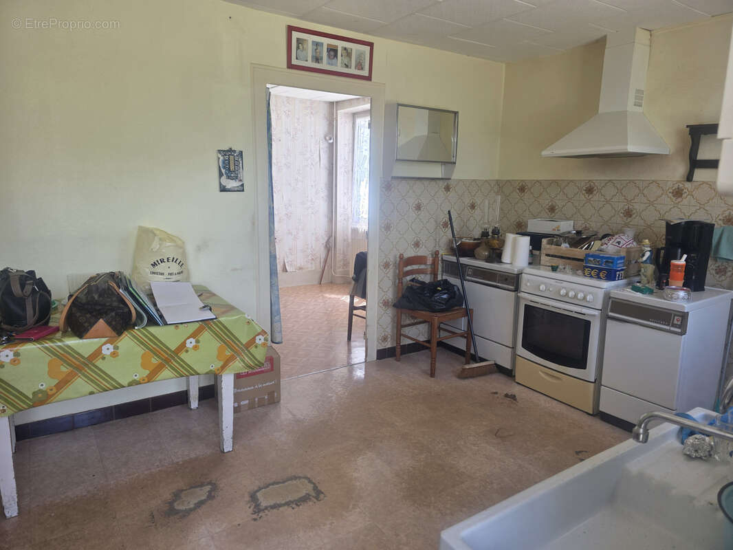 Maison à DUN-SUR-AURON