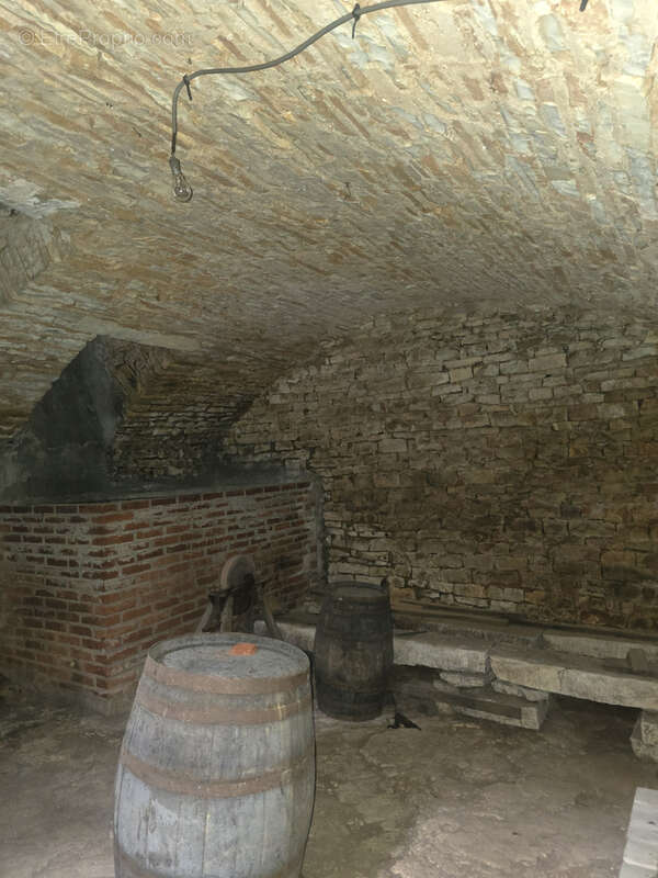 Maison à DUN-SUR-AURON