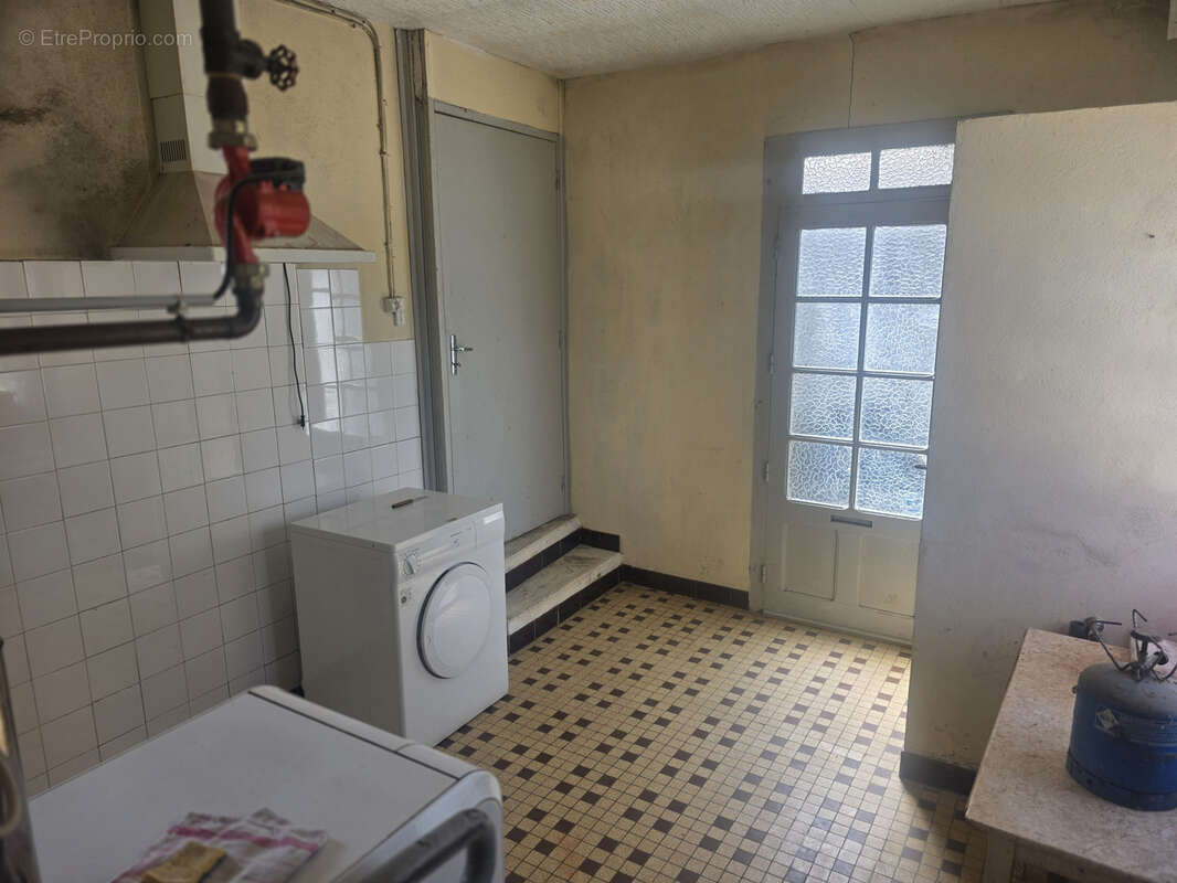 Maison à DUN-SUR-AURON