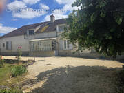 Maison à DUN-SUR-AURON