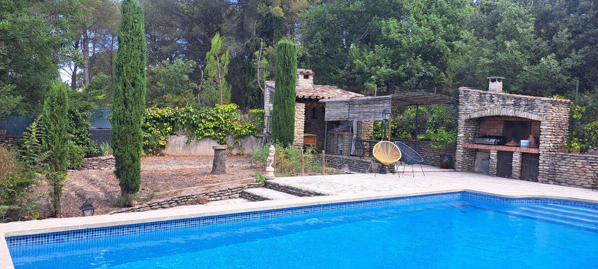 Maison à L&#039;ISLE-SUR-LA-SORGUE