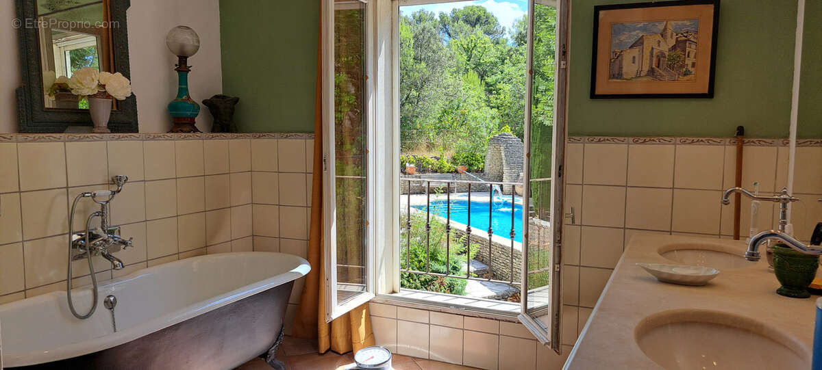 Maison à L&#039;ISLE-SUR-LA-SORGUE