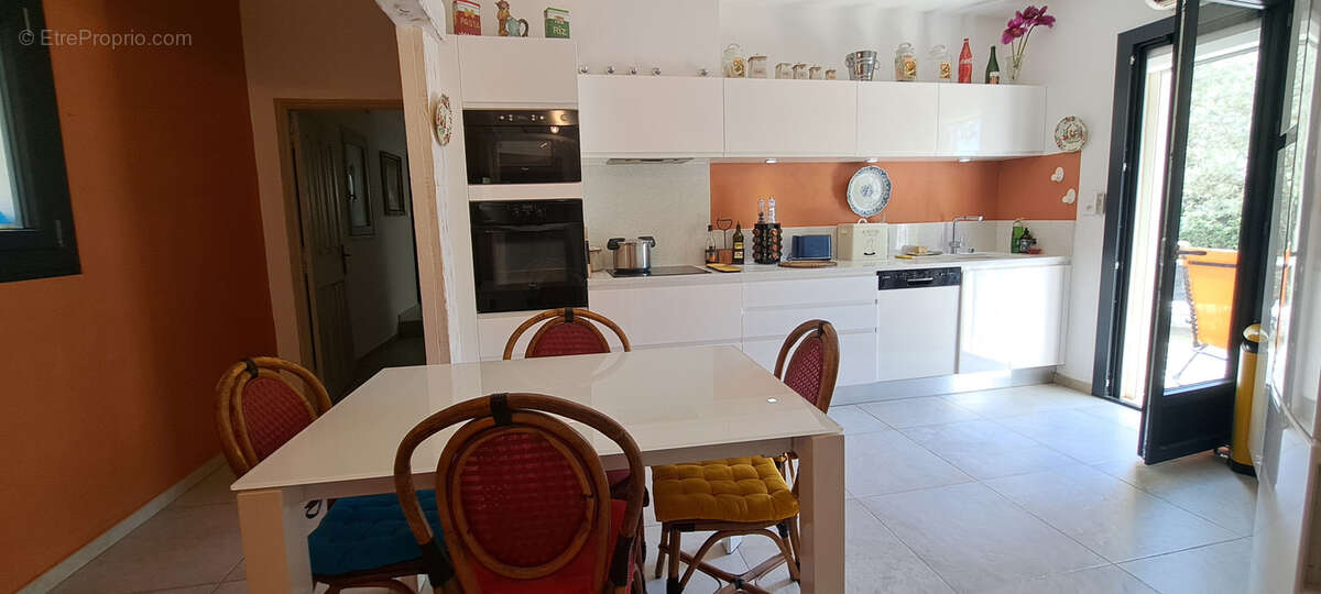 Maison à L&#039;ISLE-SUR-LA-SORGUE