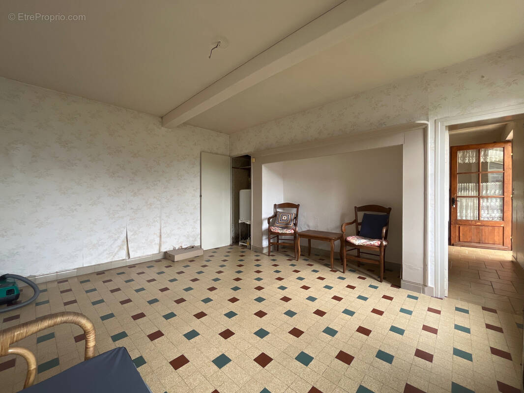 Maison à NEUFMOULIN