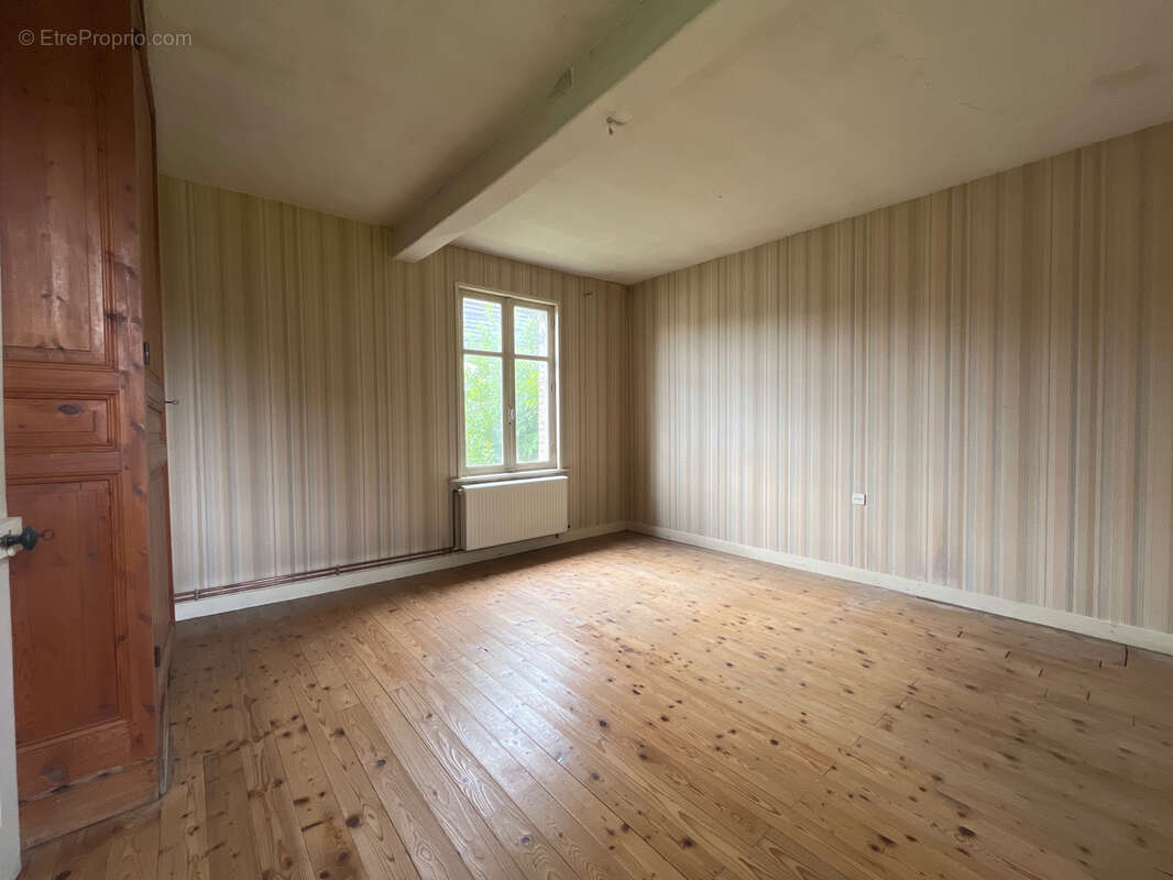 Maison à NEUFMOULIN