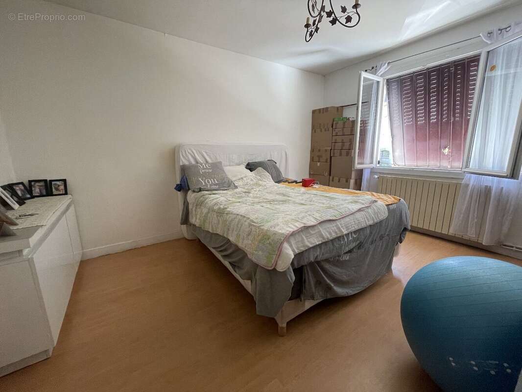 Appartement à SAINT-YRIEIX-LA-PERCHE