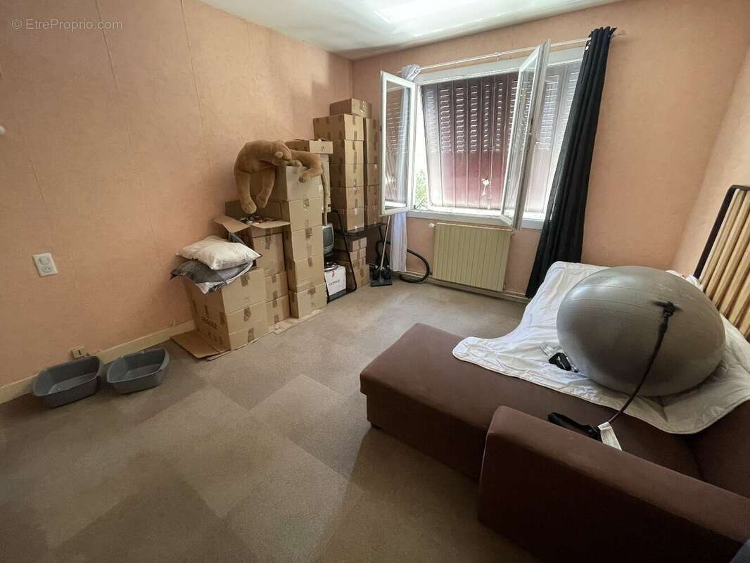 Appartement à SAINT-YRIEIX-LA-PERCHE